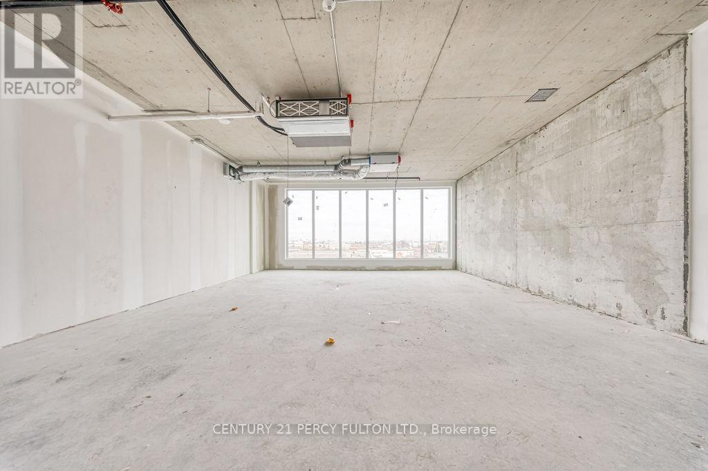 996 Martin Grove, Toronto (West Humber-Clairville), Ontario  M9W 4V8 - Photo 8 - W12909152