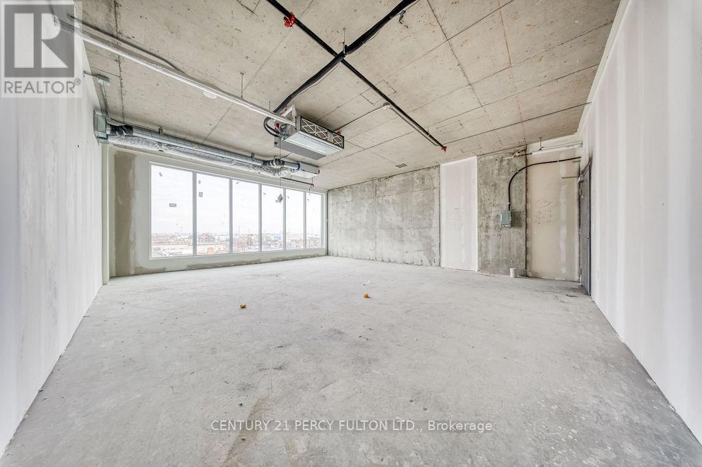 996 Martin Grove, Toronto (West Humber-Clairville), Ontario  M9W 4V8 - Photo 9 - W12909152