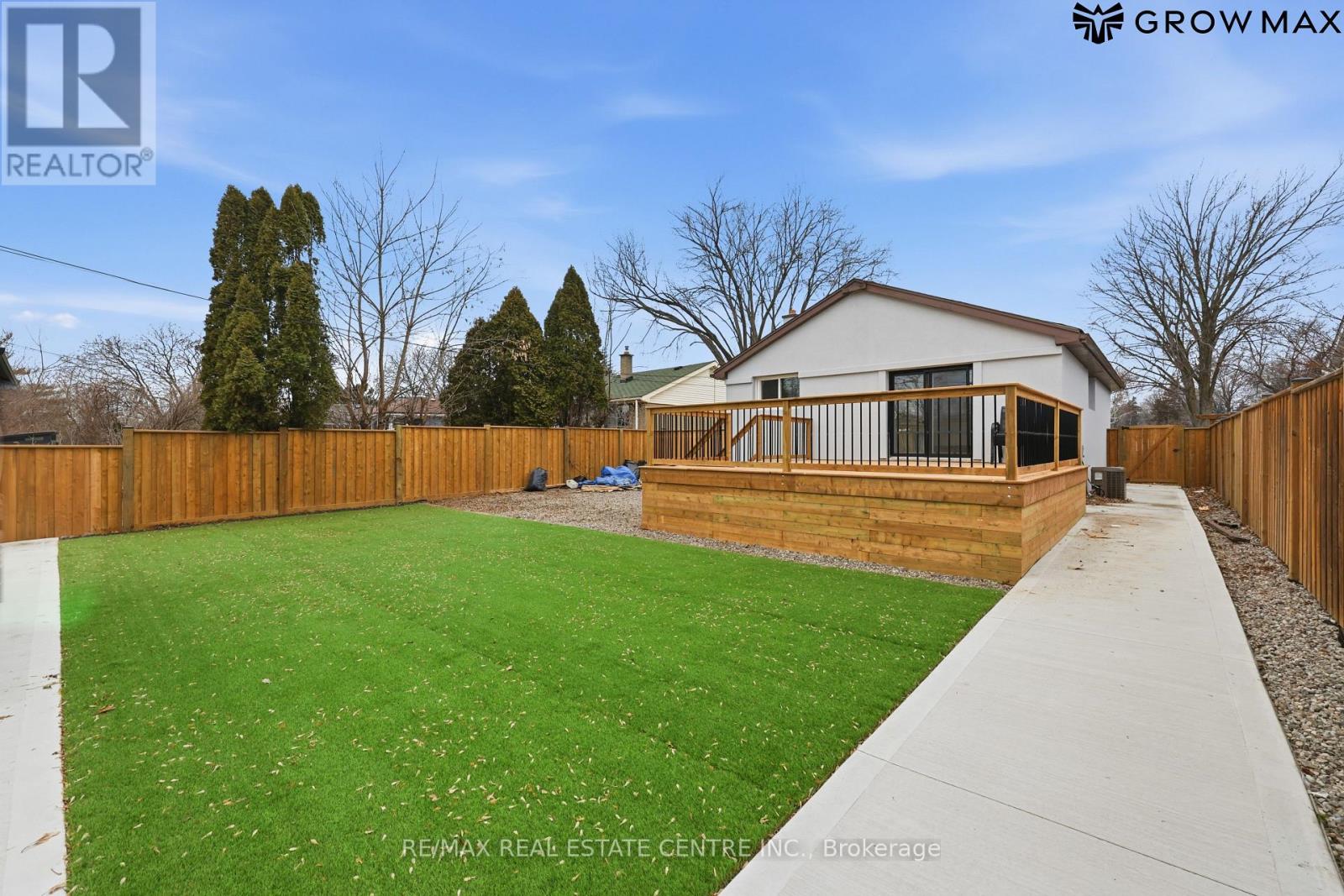 1328 Bunnell Drive, Burlington, Ontario  L7P 2E1 - Photo 3 - W12909164