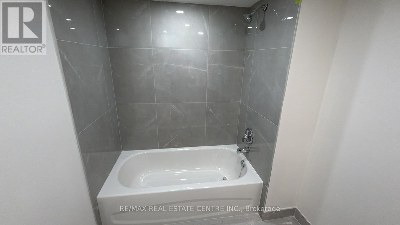 1328 Bunnell Drive, Burlington, Ontario  L7P 2E1 - Photo 31 - W12909164