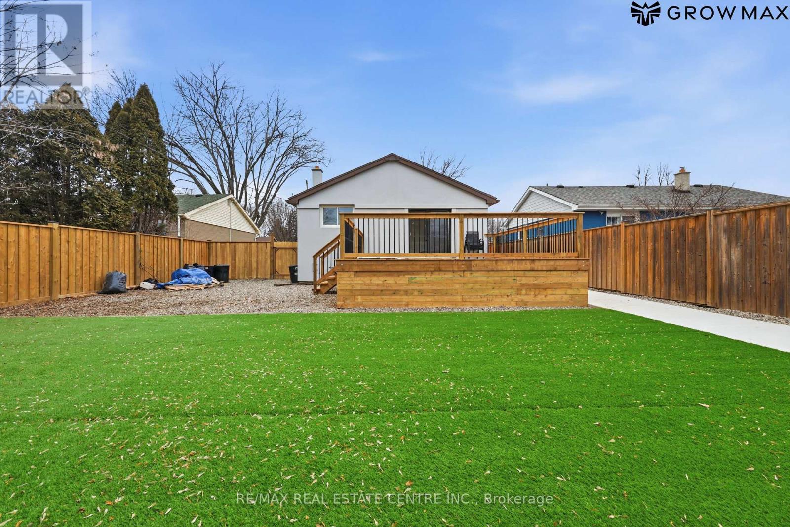 1328 Bunnell Drive, Burlington, Ontario  L7P 2E1 - Photo 7 - W12909164