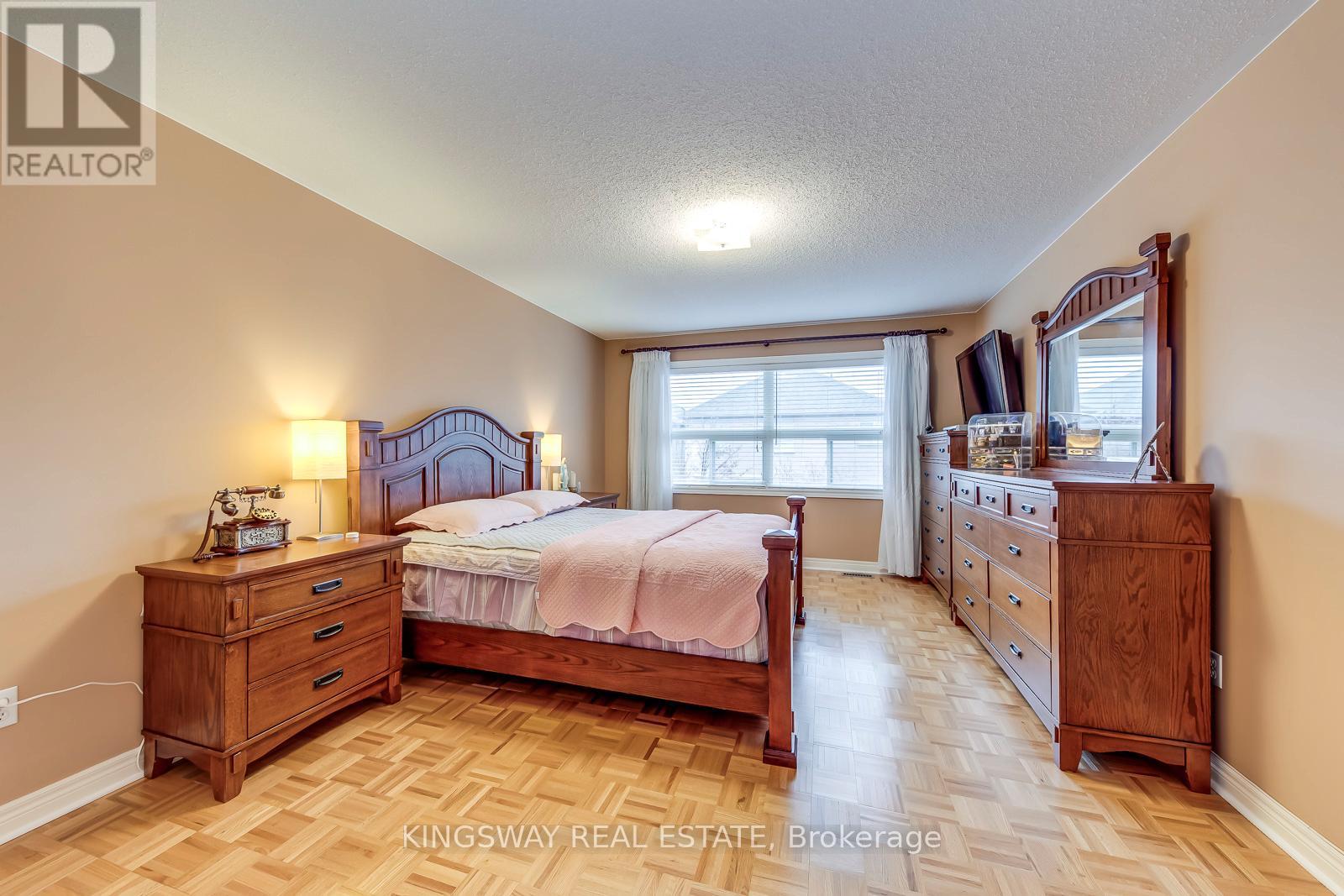 5829 Yachtsman Crossing, Mississauga, Ontario  L5M 6P1 - Photo 23 - W12909180