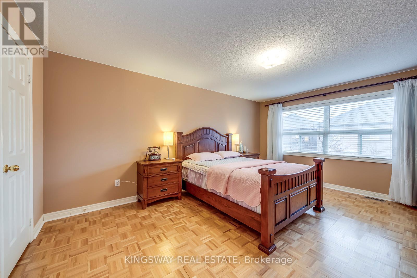 5829 Yachtsman Crossing, Mississauga, Ontario  L5M 6P1 - Photo 24 - W12909180