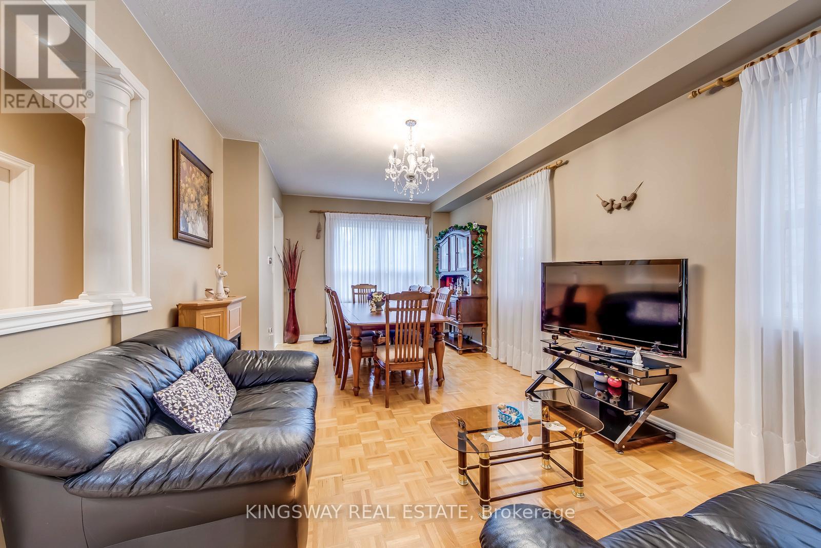 5829 Yachtsman Crossing, Mississauga, Ontario  L5M 6P1 - Photo 8 - W12909180