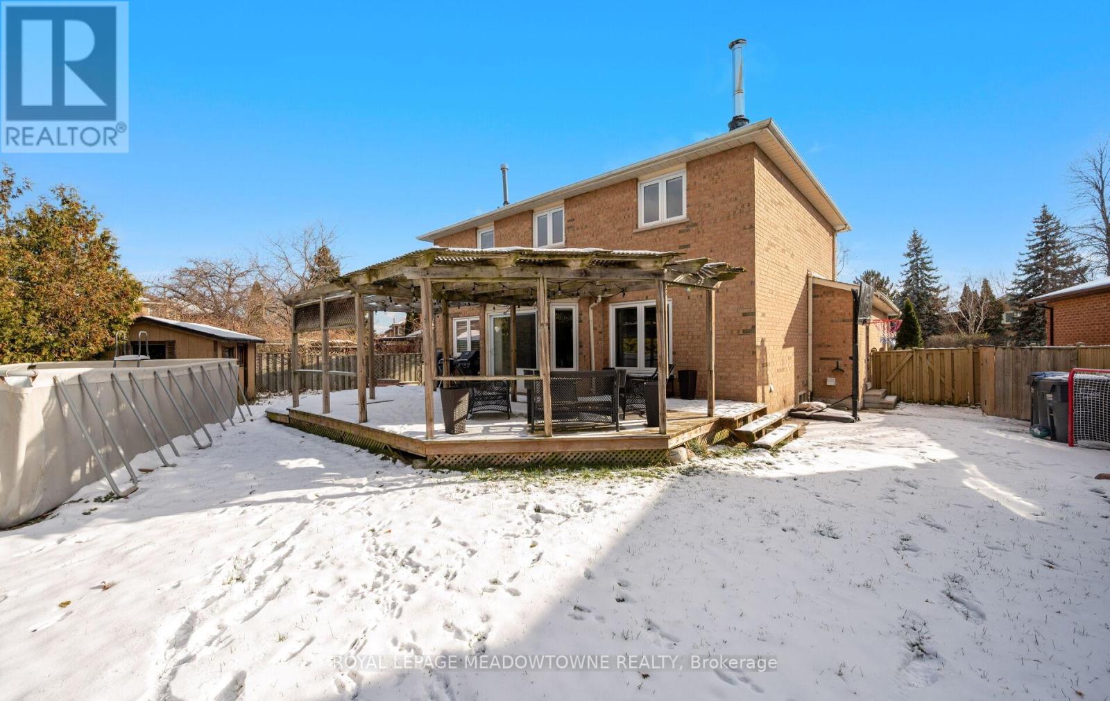 16 COX CRESCENT, Brampton, Ontario