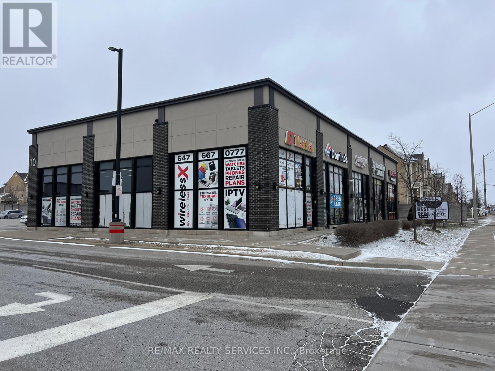 16 - 10 Dewside Drive, Brampton, Ontario  L6R 3Y3 - Photo 2 - W12909222