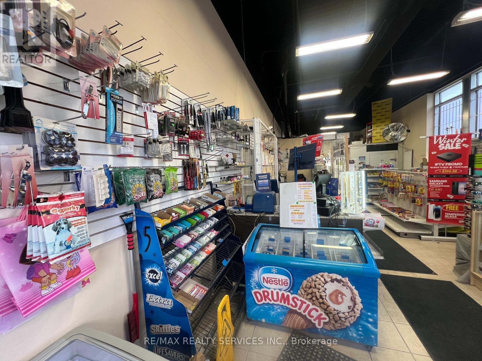 16 - 10 Dewside Drive, Brampton, Ontario  L6R 3Y3 - Photo 4 - W12909222