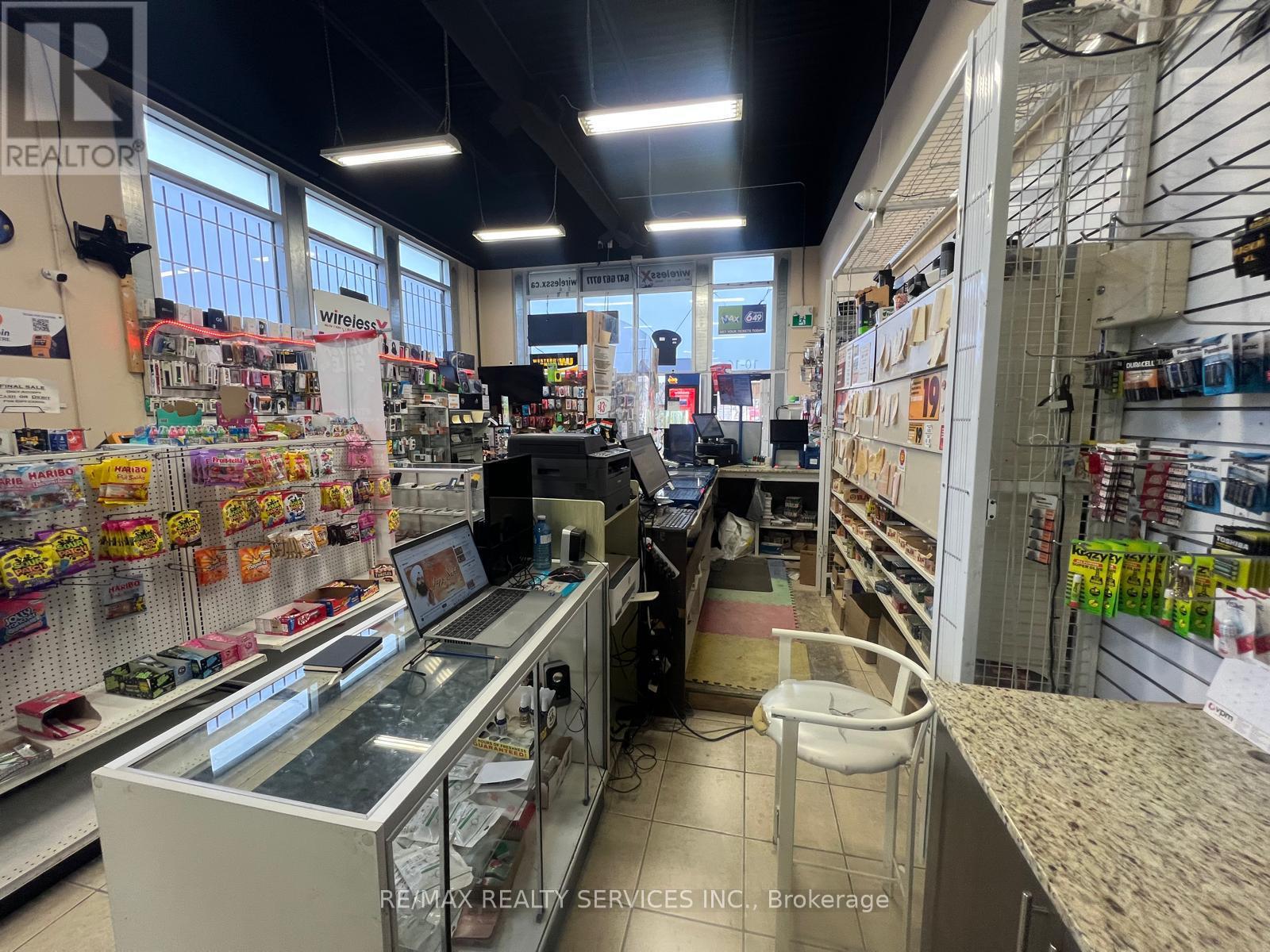 16 - 10 Dewside Drive, Brampton, Ontario  L6R 3Y3 - Photo 5 - W12909222