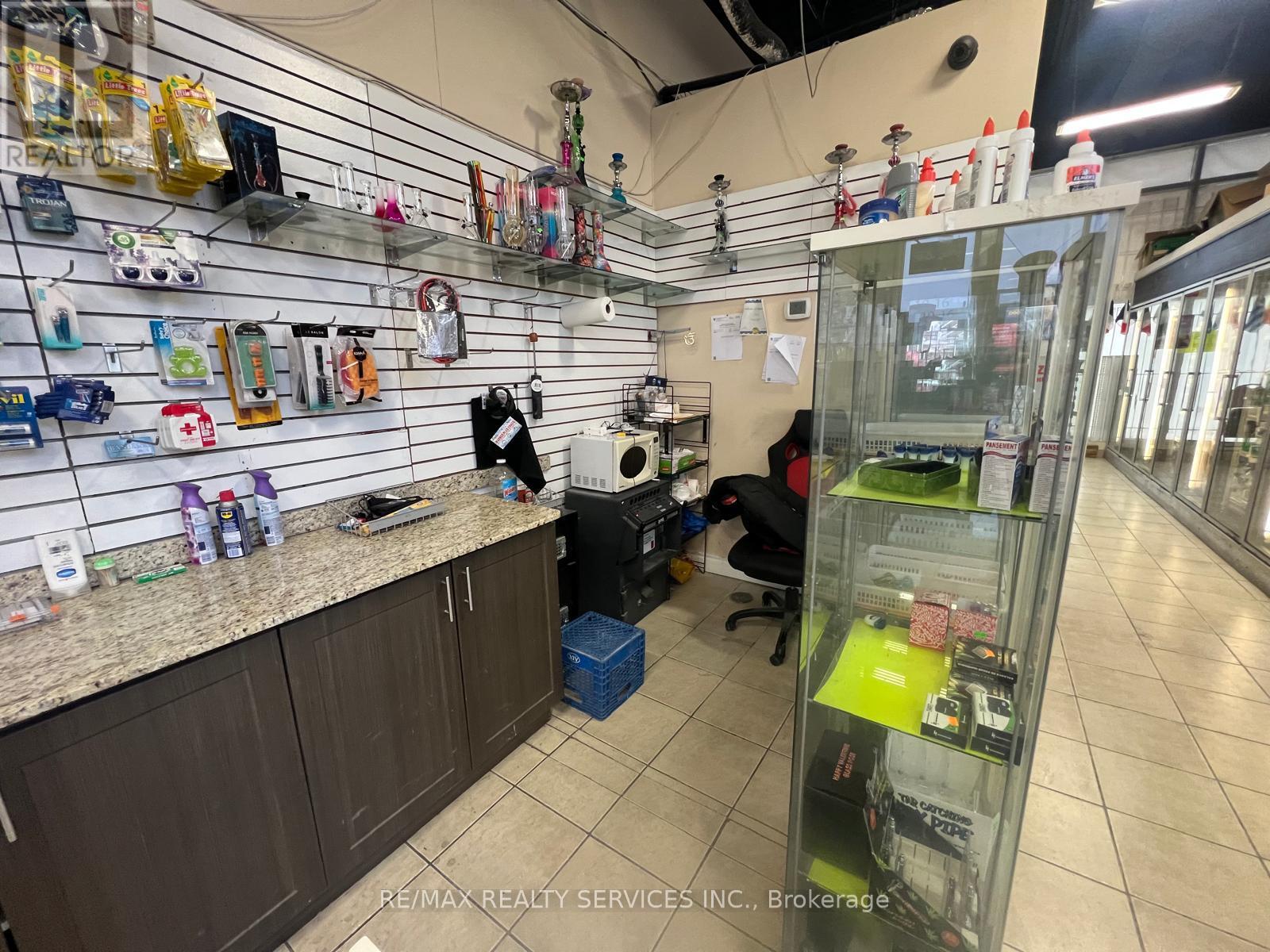 16 - 10 Dewside Drive, Brampton, Ontario  L6R 3Y3 - Photo 7 - W12909222