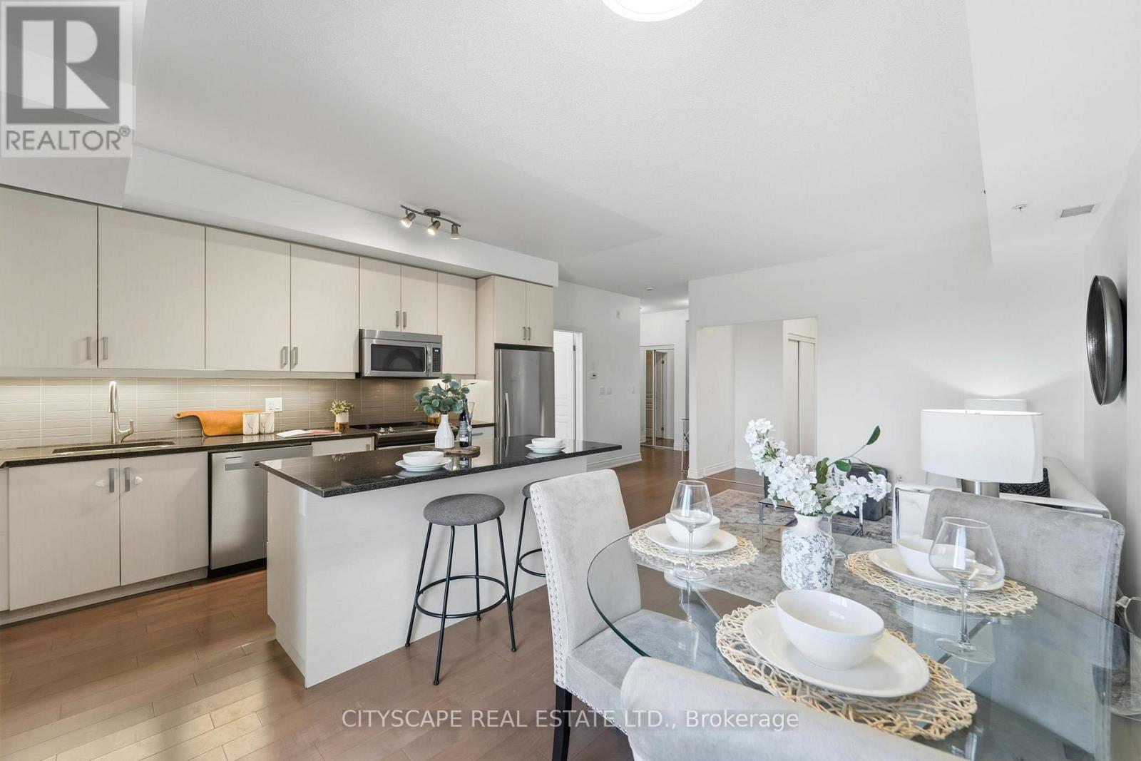 429 - 3170 Erin Mills Parkway, Mississauga, Ontario  L5L 0B6 - Photo 8 - W12909268