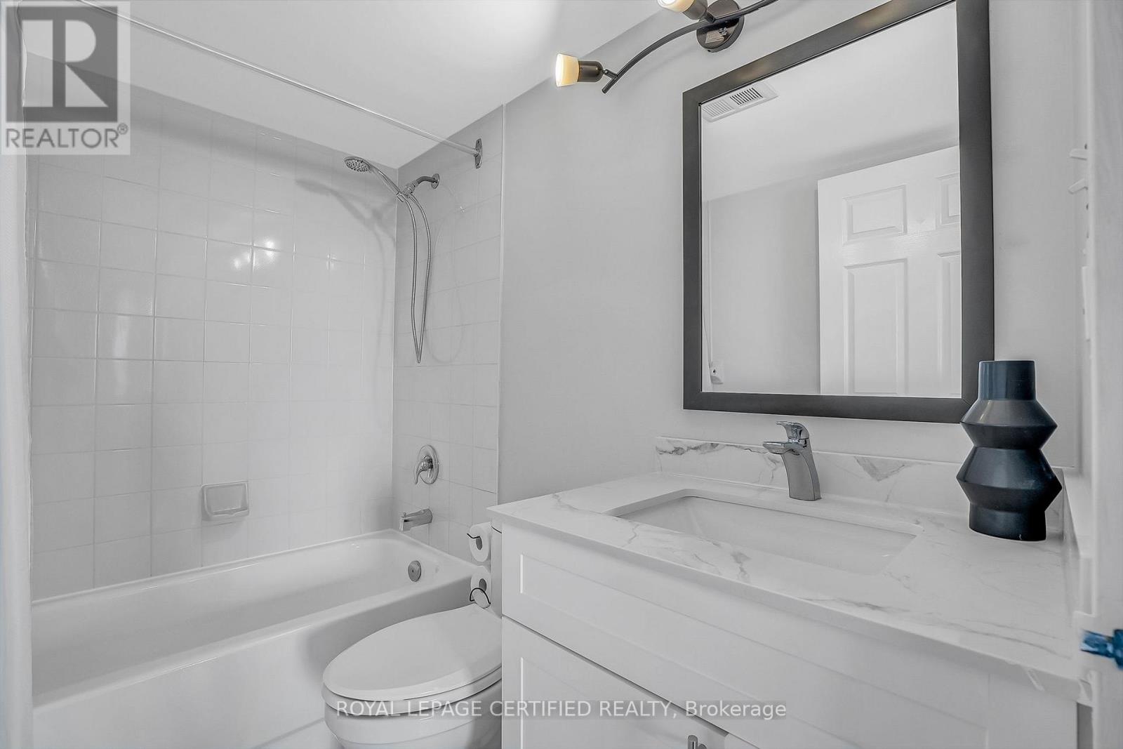 2101 - 30 Malta Avenue, Brampton, Ontario  L6Y 4S5 - Photo 18 - W12909292