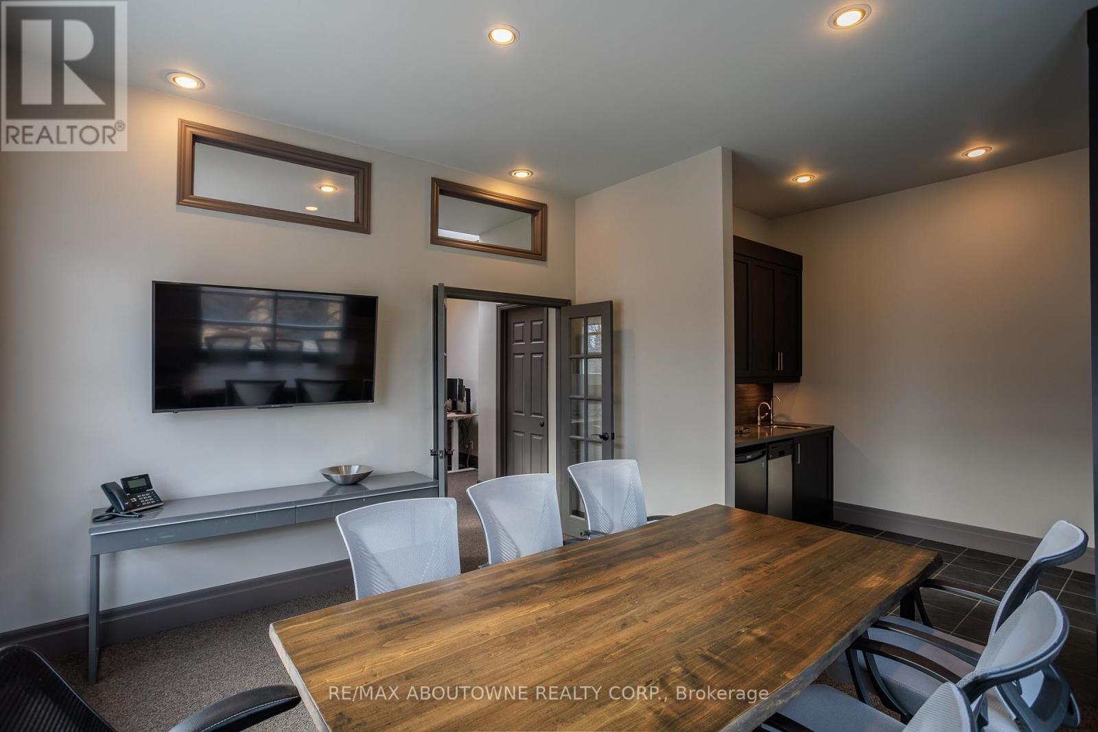 1 - 1464 Cornwall Road, Oakville (Mo Morrison), Ontario  L6J 7W5 - Photo 12 - W12909298