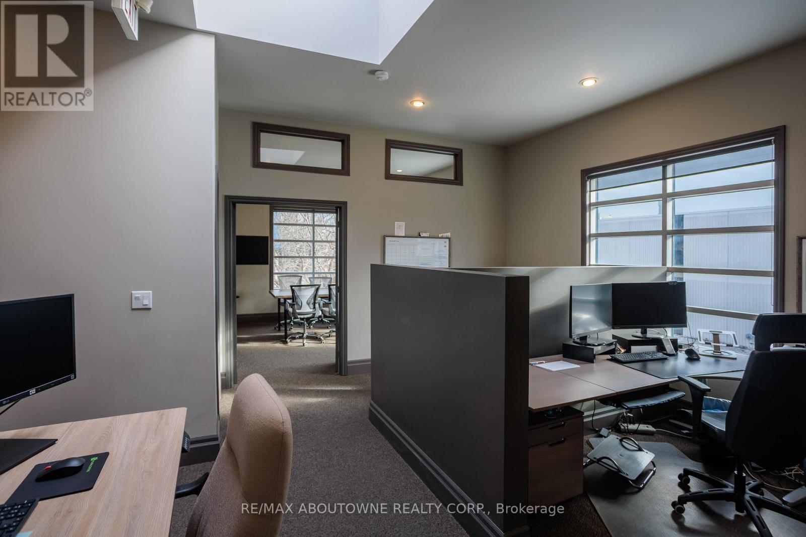 1 - 1464 Cornwall Road, Oakville (Mo Morrison), Ontario  L6J 7W5 - Photo 8 - W12909298