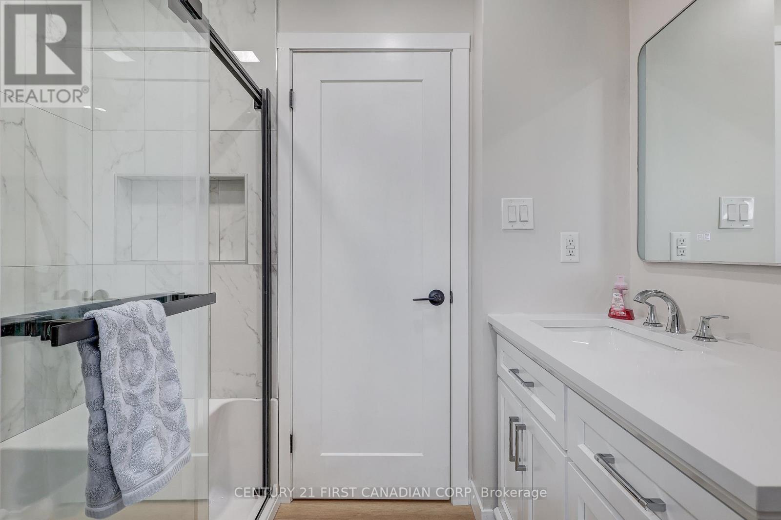 123 Hillsmount Crescent, London South, Ontario  N6K 1V6 - Photo 24 - X12907856