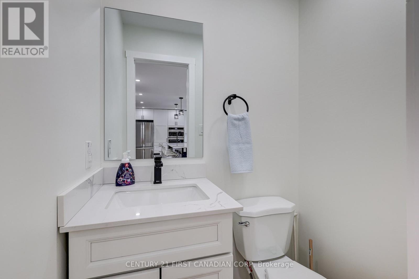 123 Hillsmount Crescent, London South, Ontario  N6K 1V6 - Photo 10 - X12907856