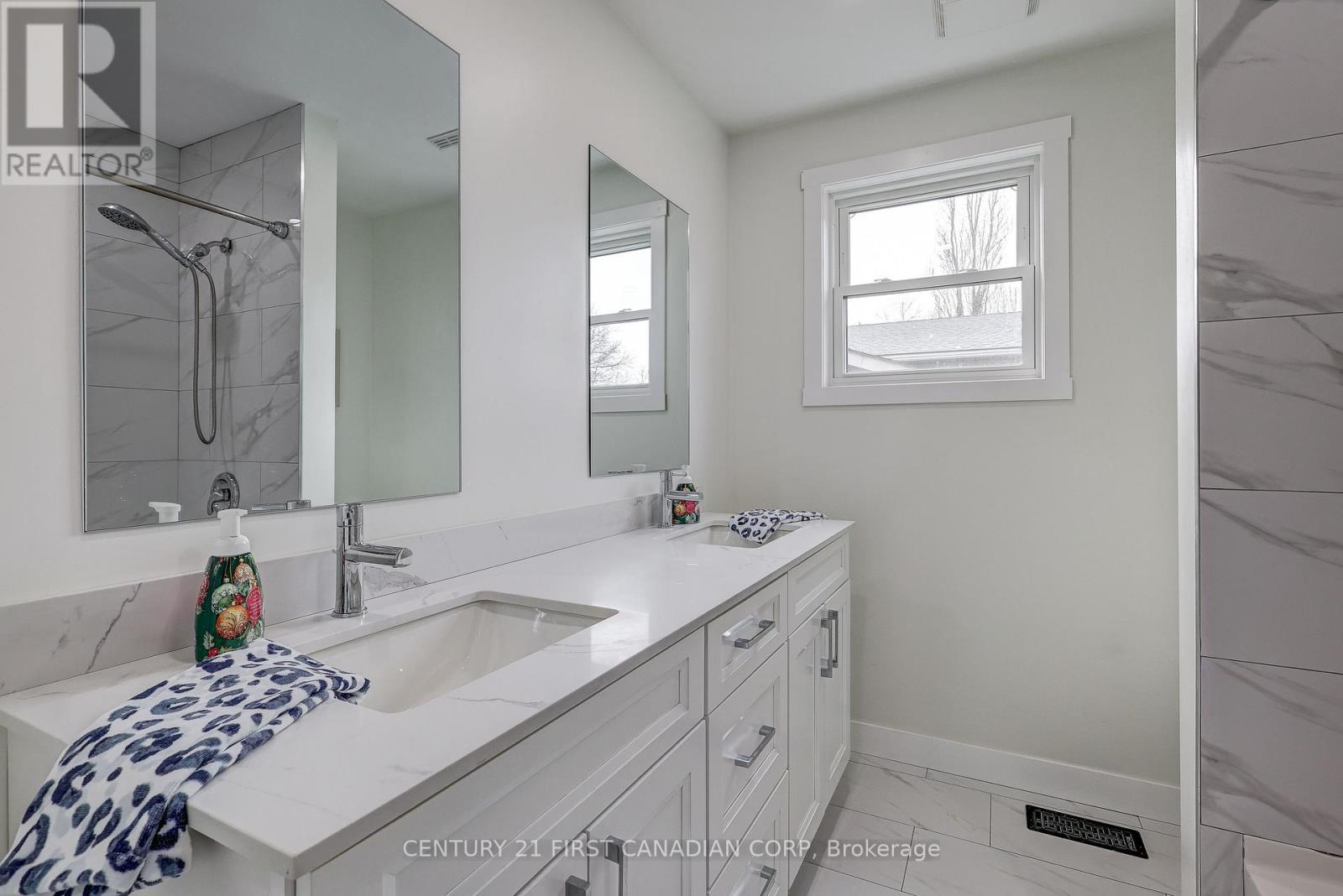 123 Hillsmount Crescent, London South, Ontario  N6K 1V6 - Photo 32 - X12907856