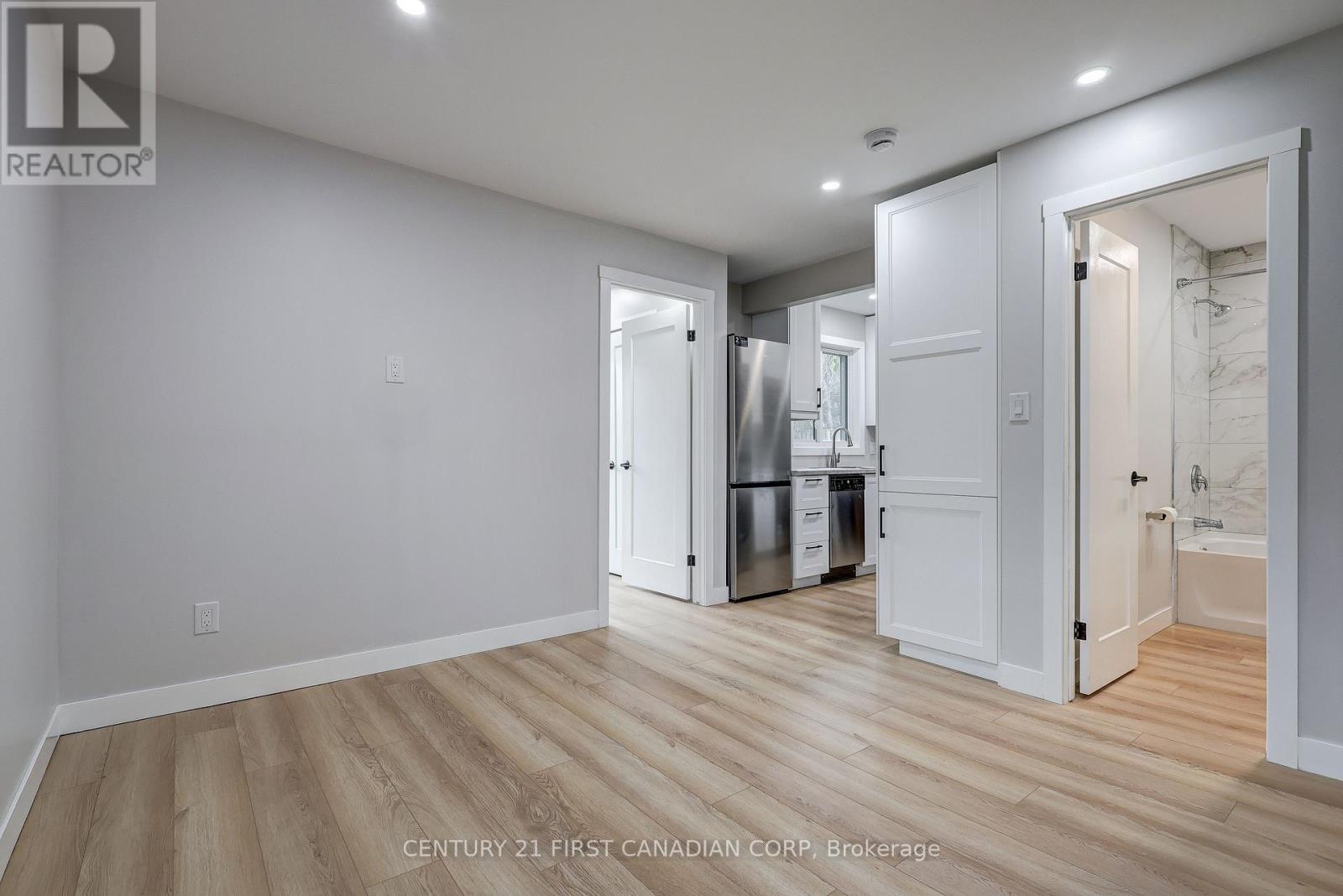 123 Hillsmount Crescent, London South, Ontario  N6K 1V6 - Photo 36 - X12907856