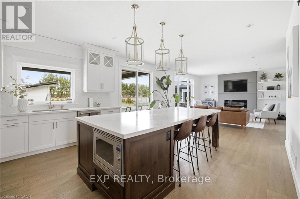 8476 Imperial Road, Malahide, Ontario  N5H 2R2 - Photo 12 - X12909062