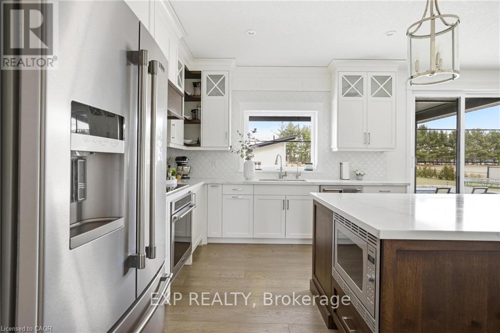 8476 Imperial Road, Malahide, Ontario  N5H 2R2 - Photo 15 - X12909062