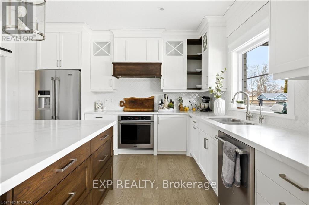 8476 Imperial Road, Malahide, Ontario  N5H 2R2 - Photo 16 - X12909062