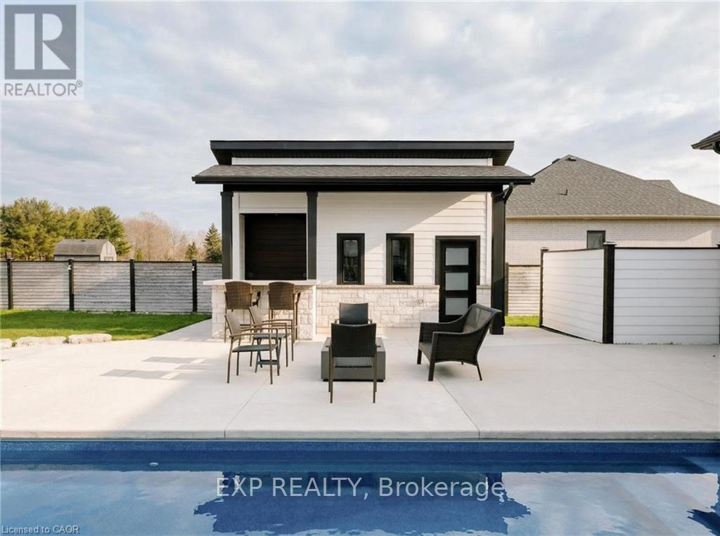 8476 Imperial Road, Malahide, Ontario  N5H 2R2 - Photo 7 - X12909062