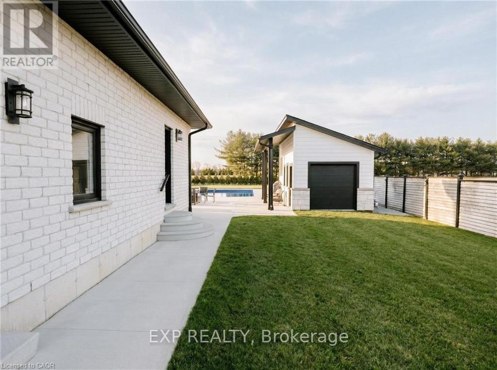 8476 Imperial Road, Malahide, Ontario  N5H 2R2 - Photo 8 - X12909062