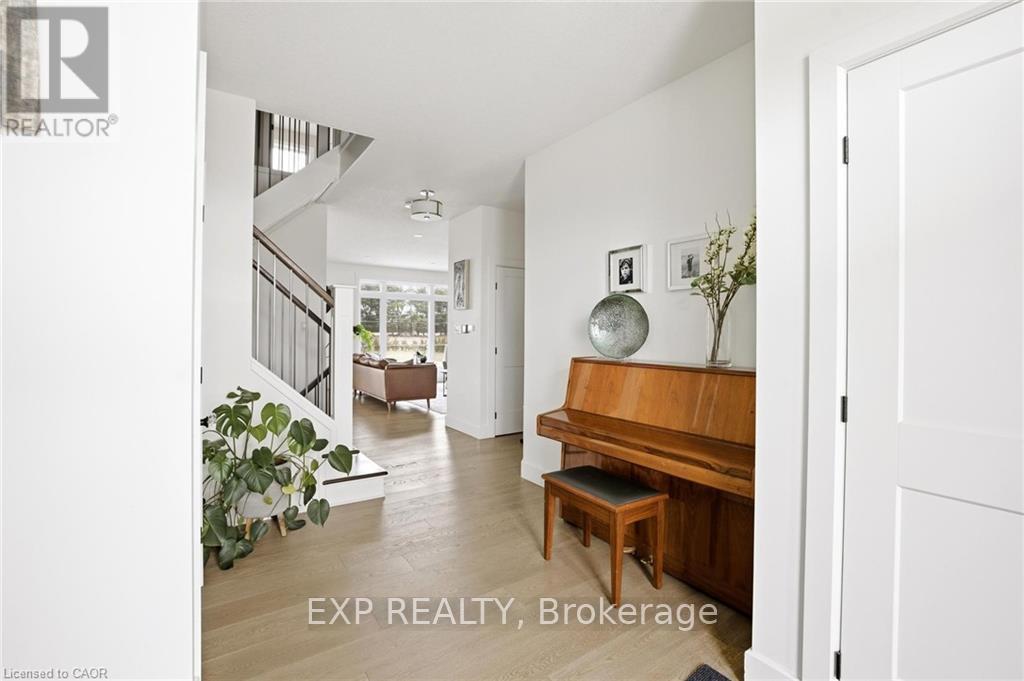 8476 Imperial Road, Malahide, Ontario  N5H 2R2 - Photo 9 - X12909062