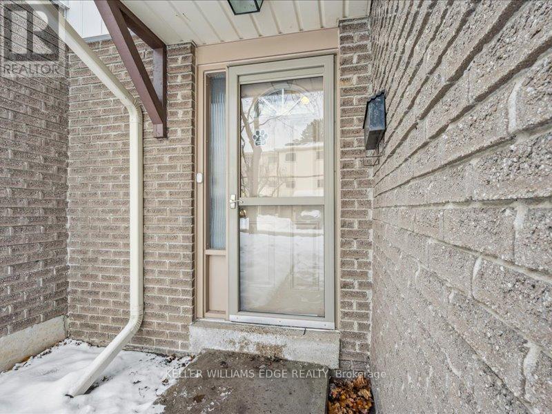 31 - 51 Paulander Drive, Kitchener, Ontario  N2M 5E5 - Photo 2 - X12909068