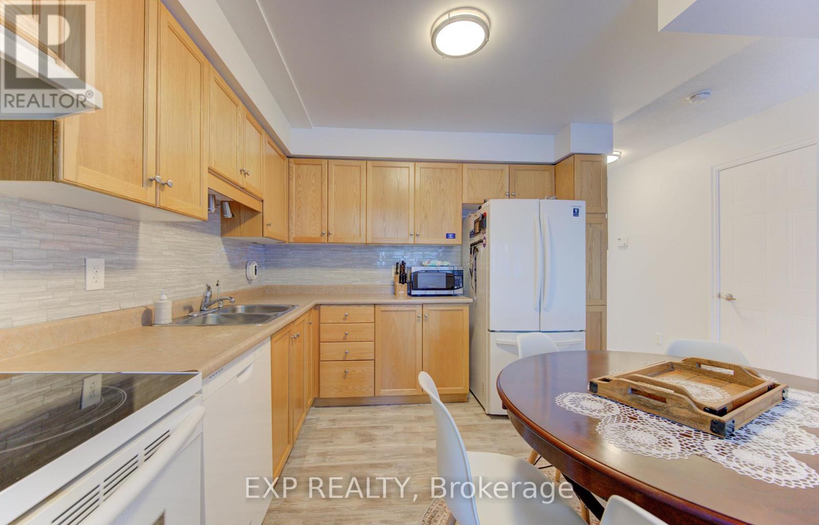 27 - 400 Wilson Avenue, Kitchener, Ontario  N2C 2S1 - Photo 10 - X12909120