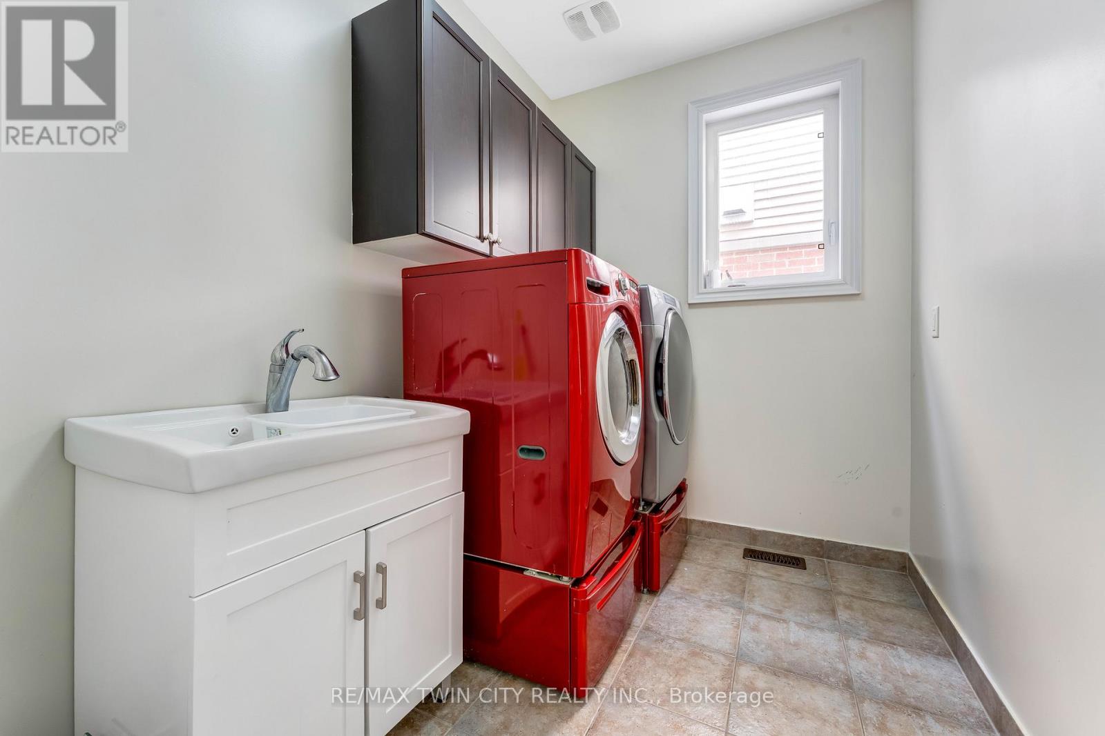 145 Redtail Street, Kitchener, Ontario  N2K 4J5 - Photo 17 - X12909160