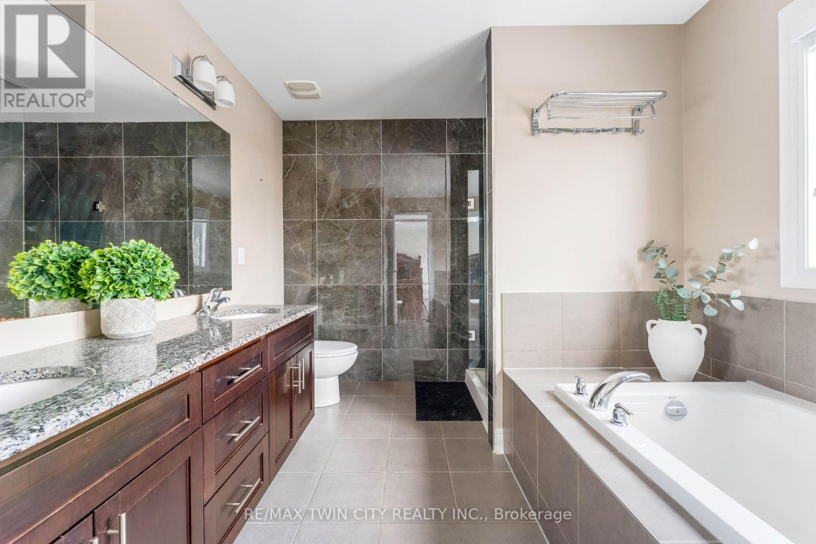 145 Redtail Street, Kitchener, Ontario  N2K 4J5 - Photo 22 - X12909160