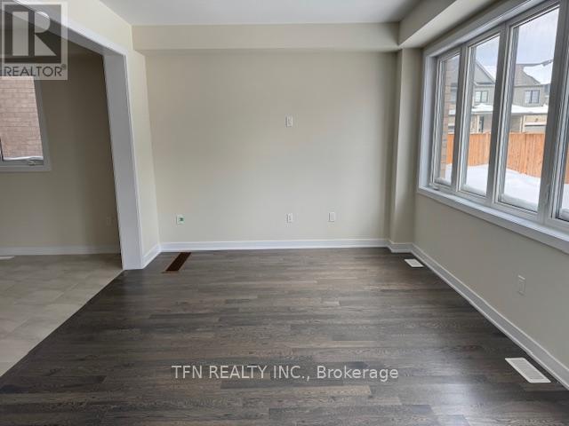 406 Eastbridge Avenue, Welland (Dain City), Ontario  L3B 0M7 - Photo 10 - X12909168