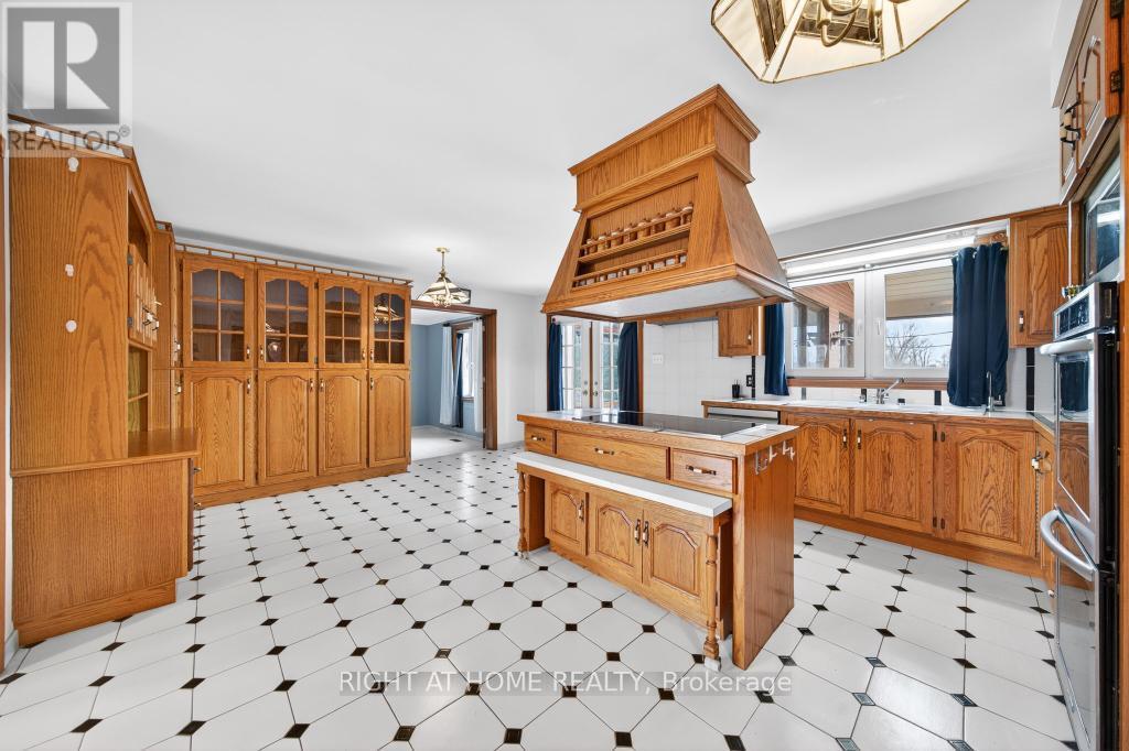 1055 Golf Club Road, Hamilton (Hannon), Ontario  L0R 1P0 - Photo 11 - X12909170