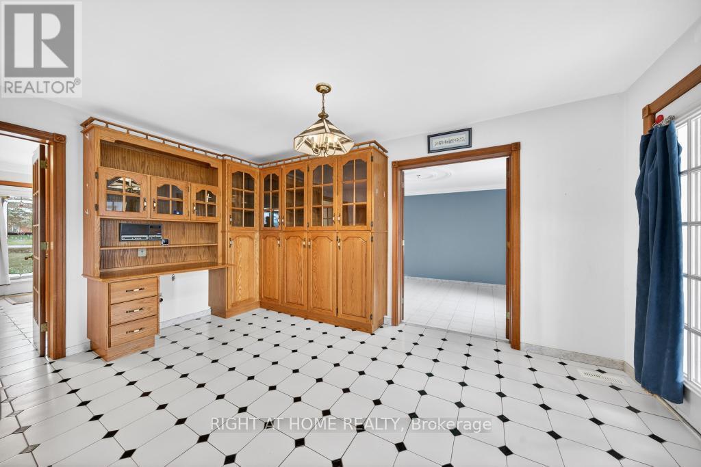 1055 Golf Club Road, Hamilton (Hannon), Ontario  L0R 1P0 - Photo 12 - X12909170