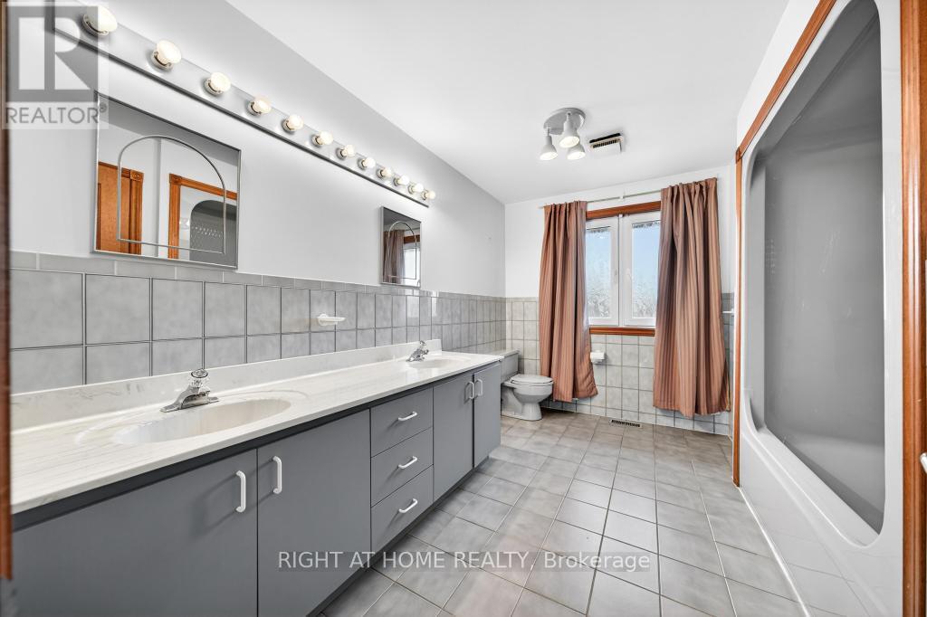 1055 Golf Club Road, Hamilton (Hannon), Ontario  L0R 1P0 - Photo 22 - X12909170