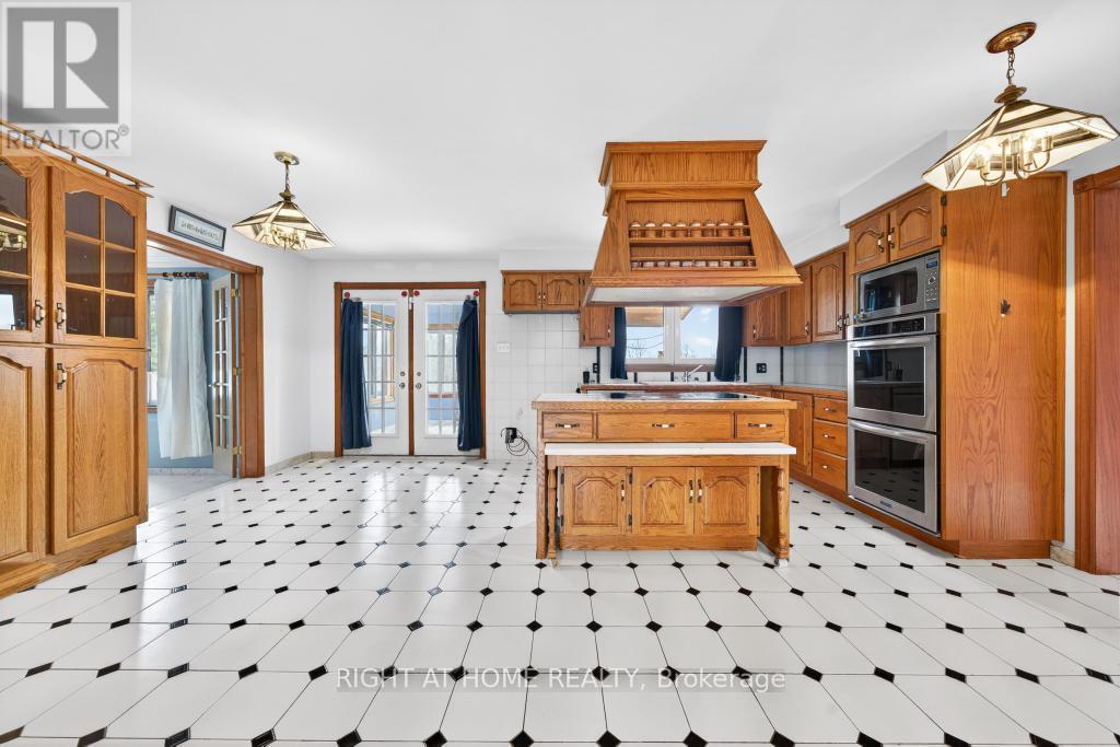 1055 Golf Club Road, Hamilton (Hannon), Ontario  L0R 1P0 - Photo 8 - X12909170