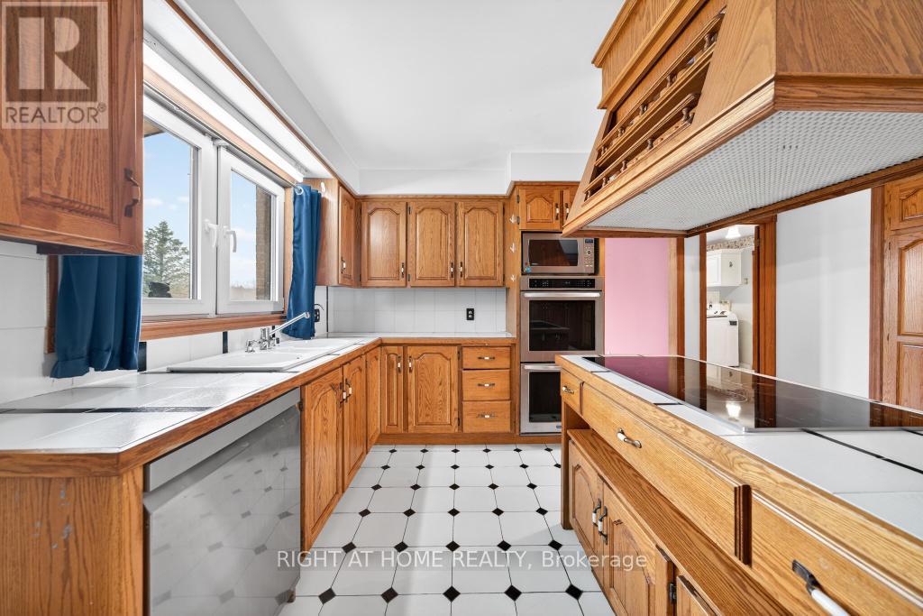 1055 Golf Club Road, Hamilton (Hannon), Ontario  L0R 1P0 - Photo 9 - X12909170