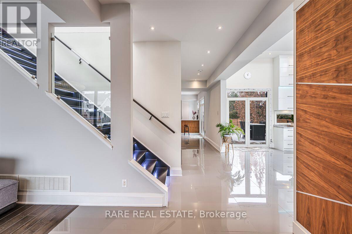 125 Craigmore Crescent, Blue Mountains, Ontario  L9Y 0N6 - Photo 3 - X12909200