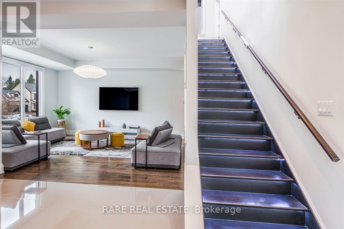 125 Craigmore Crescent, Blue Mountains, Ontario  L9Y 0N6 - Photo 4 - X12909200