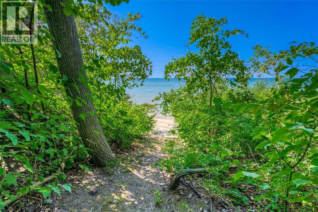 5168 Lakeshore Road, Plympton-Wyoming, Ontario  N0N 1J6 - Photo 42 - 25013568