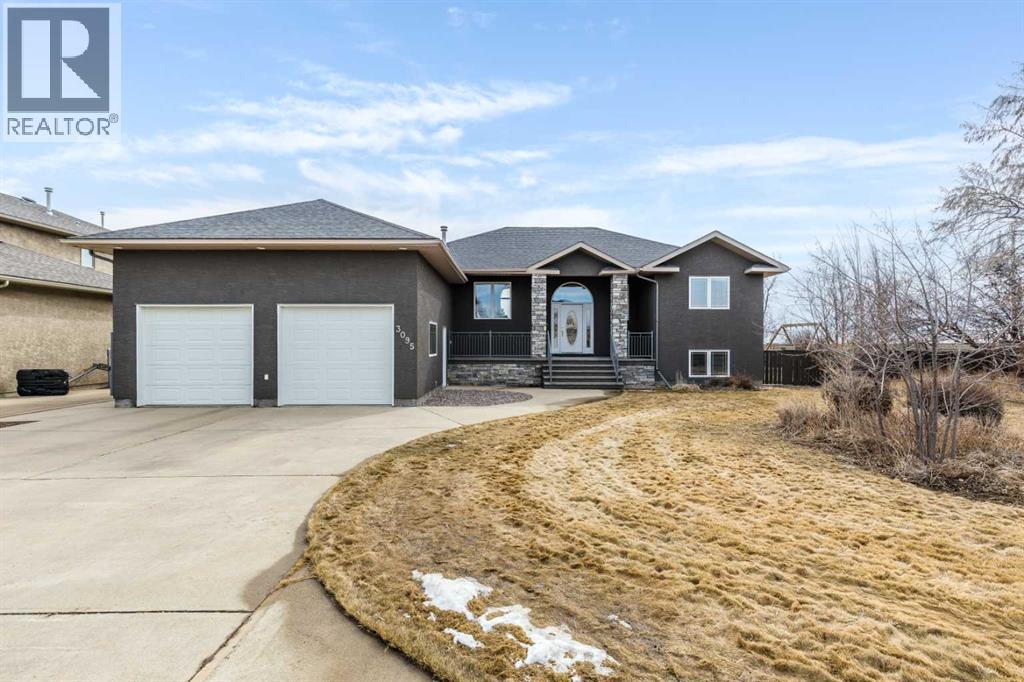 <div class="slider-price">$768,900.00</div><p>3095 Cottonwood Way Sw, Medicine Hat, Alberta</p>