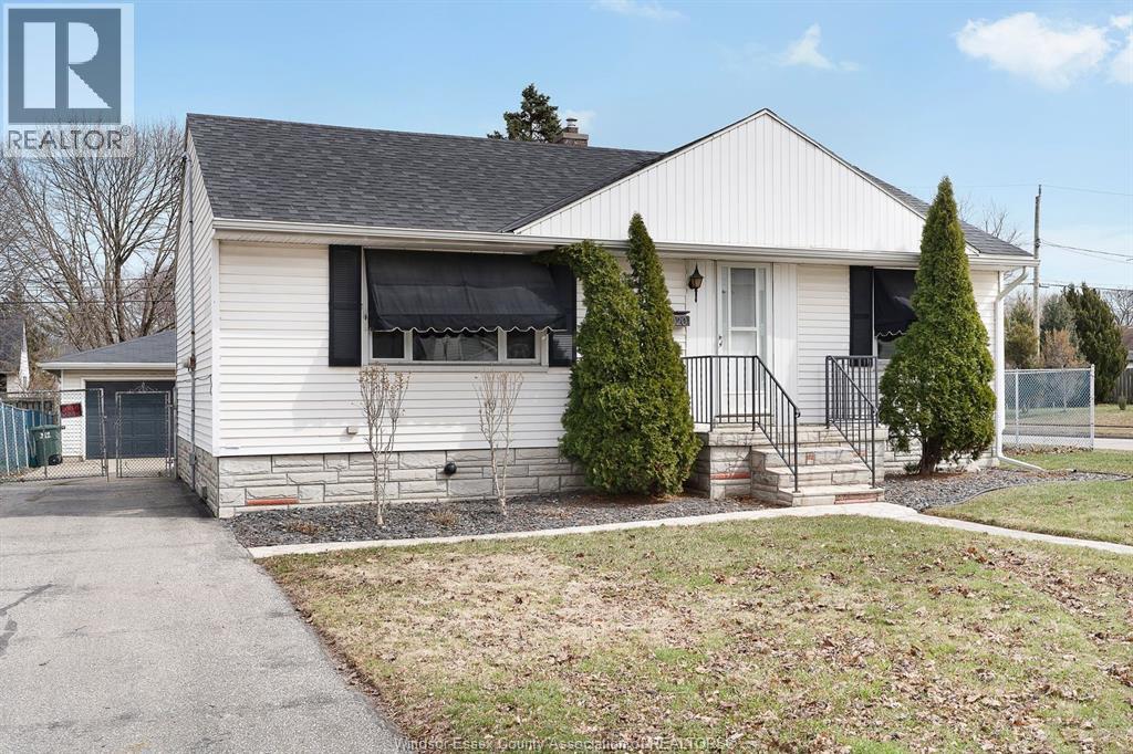 MLS# 26005924: 1020 ASKIN AVENUE, Windsor, Canada