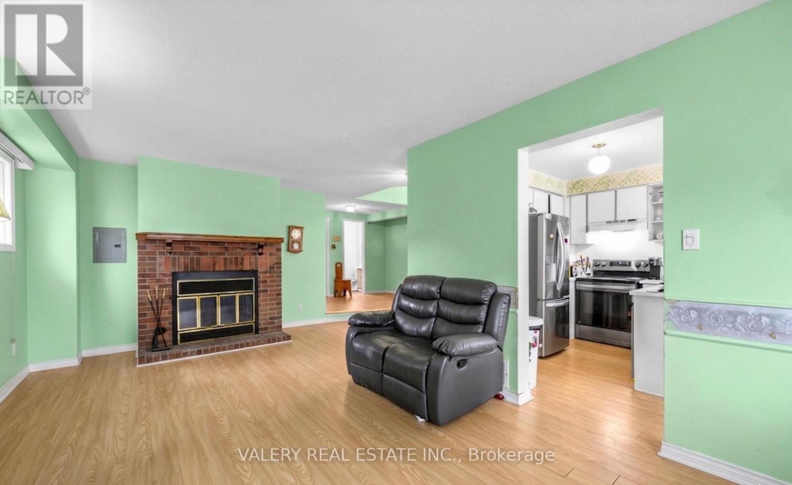 1610 Rawlings Drive, Pickering, Ontario  L1V 5B5 - Photo 8 - E12908704