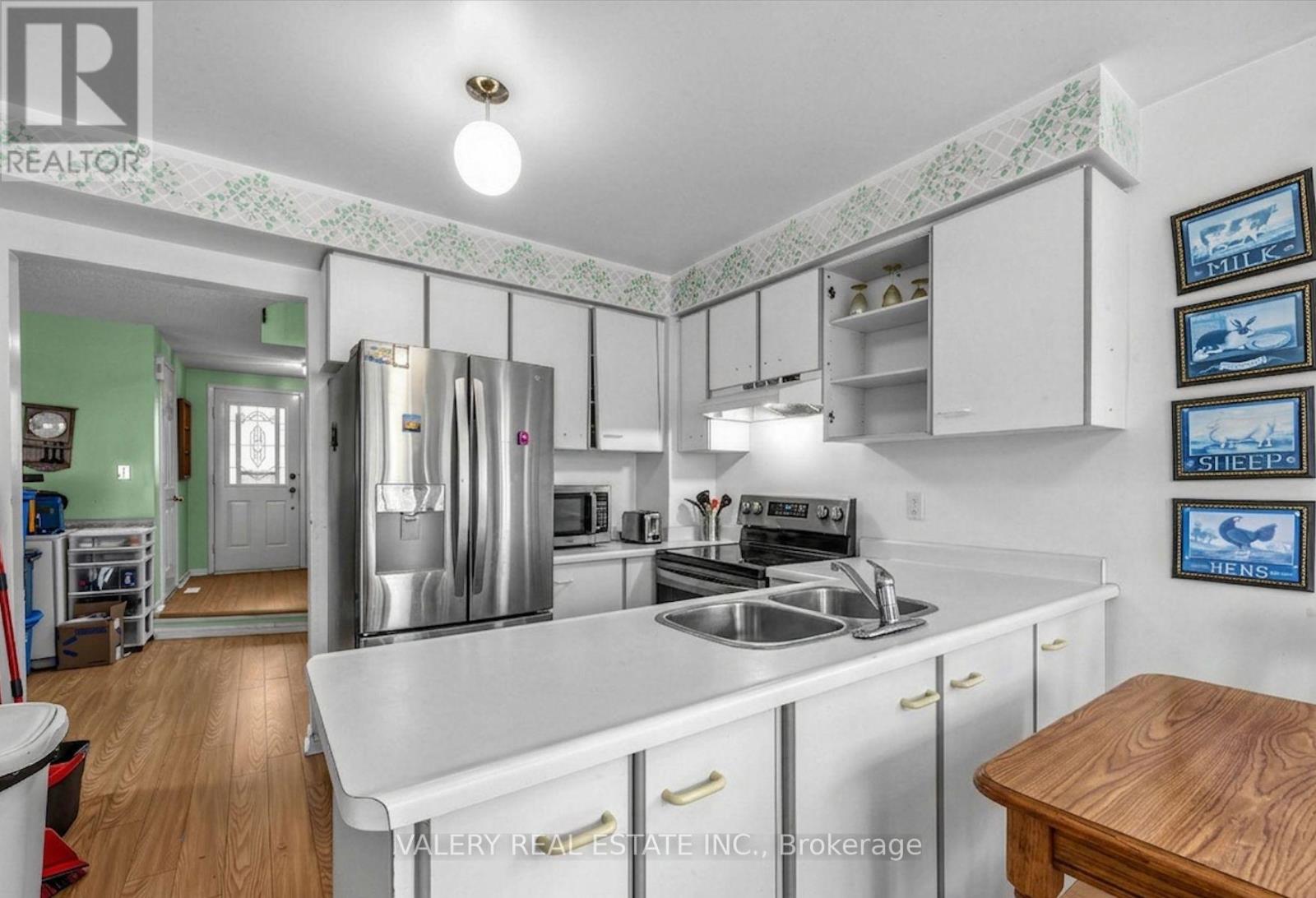 1610 Rawlings Drive, Pickering, Ontario  L1V 5B5 - Photo 6 - E12908704