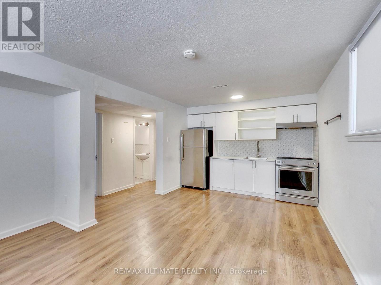 120 Edinborough Court, Toronto, Ontario  M6N 2E8 - Photo 22 - W12829060