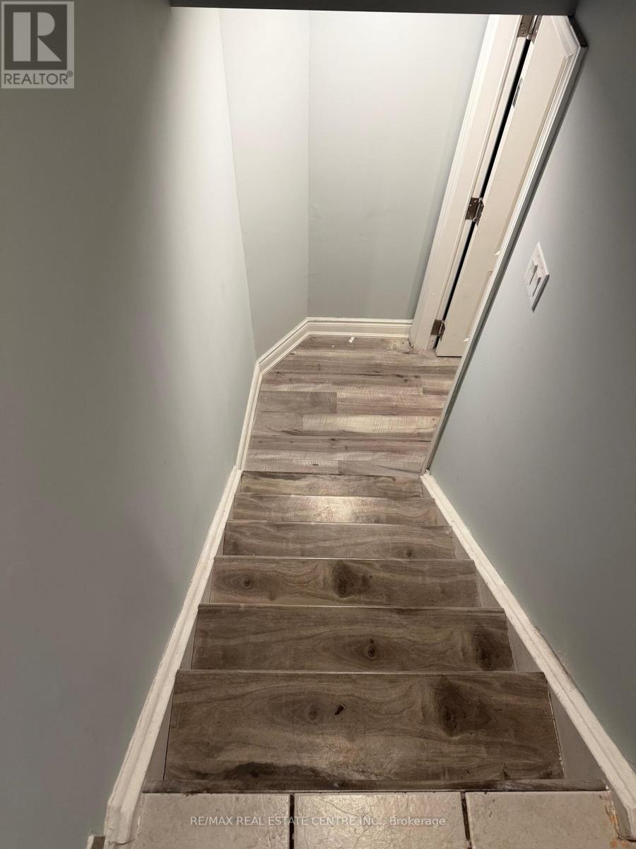 Bsmt - 22 Matterdale Avenue, Brampton, Ontario  L6Y 4J6 - Photo 9 - W12758946