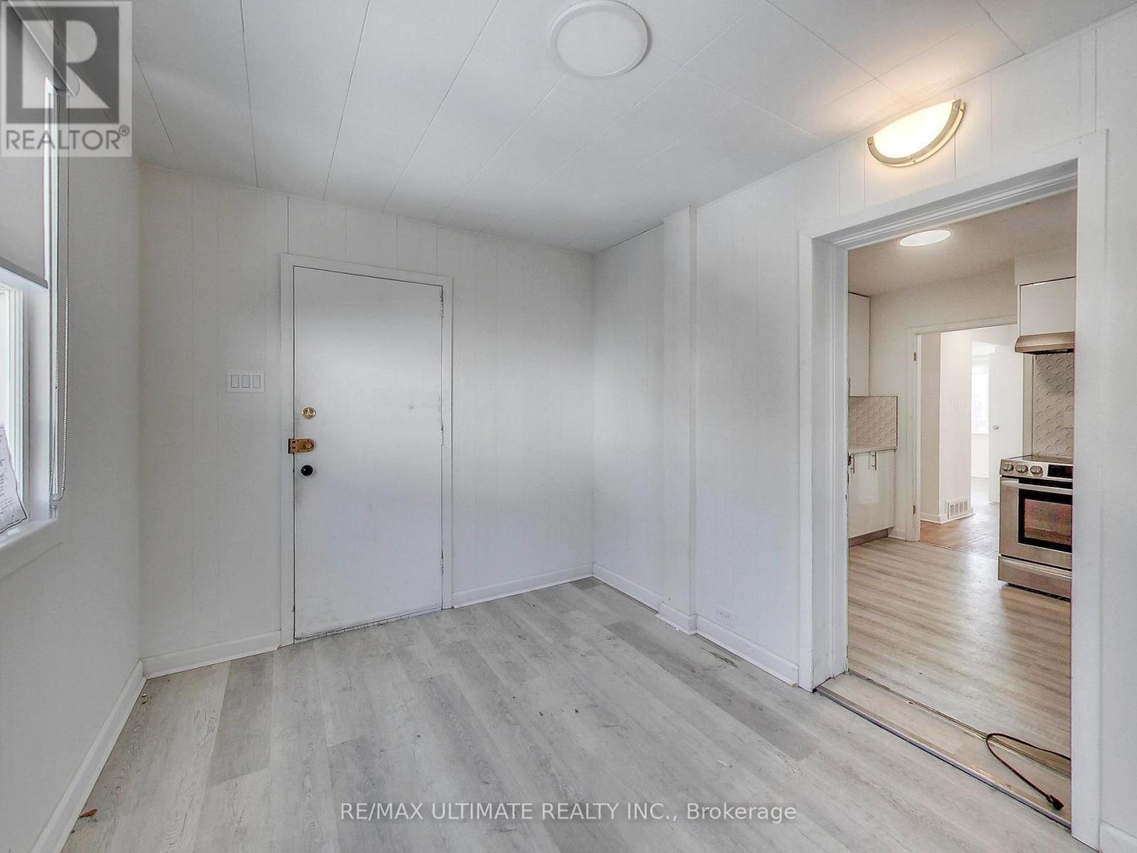 120 Edinborough Court, Toronto, Ontario  M6N 2E8 - Photo 8 - W12829060