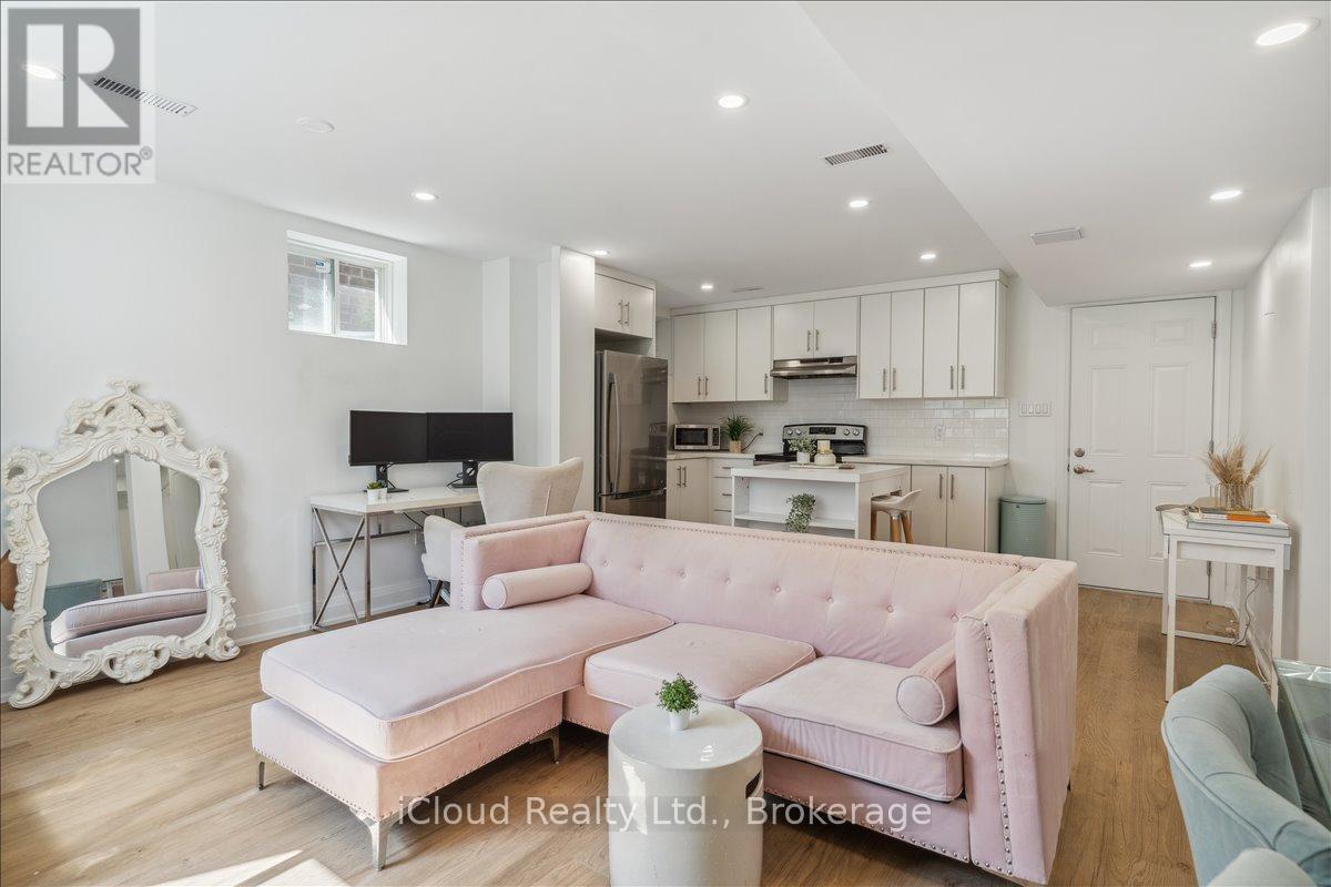 925 Hickory Crescent, Milton, Ontario  L9E 1P6 - Photo 4 - W12894652