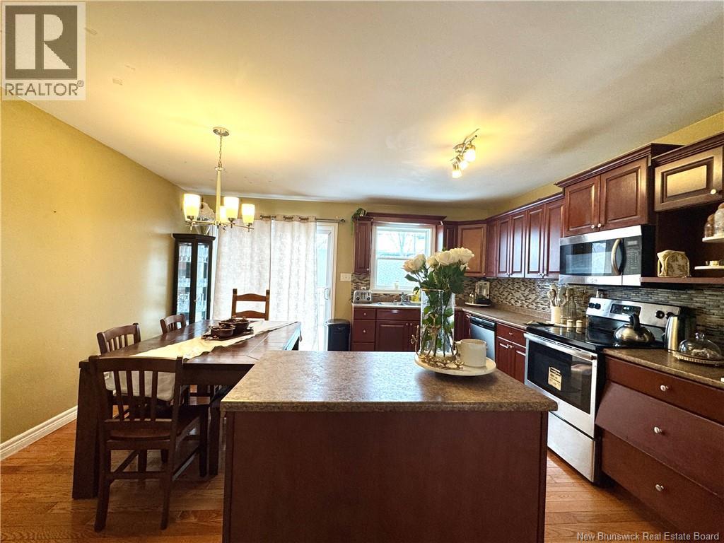 30 Burns Street, Fredericton, New Brunswick  E3G 4C8 - Photo 7 - NB135563