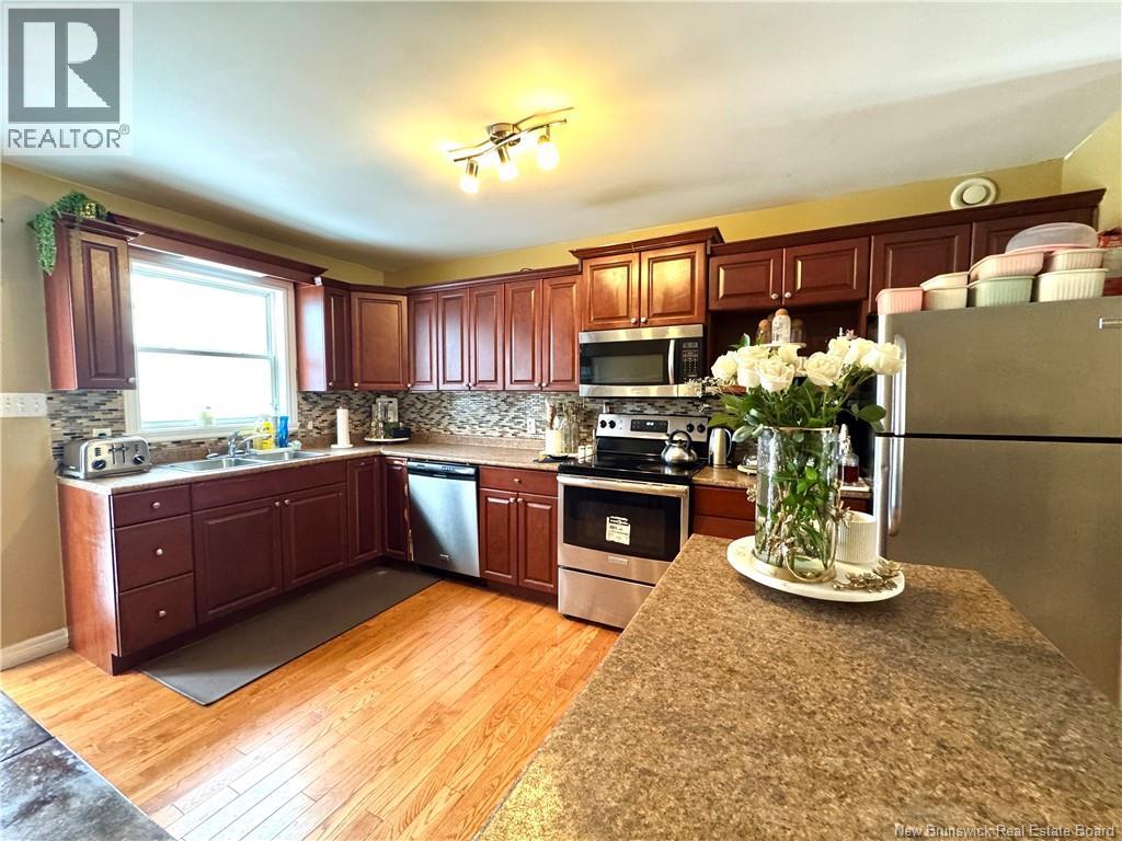 30 Burns Street, Fredericton, New Brunswick  E3G 4C8 - Photo 8 - NB135563